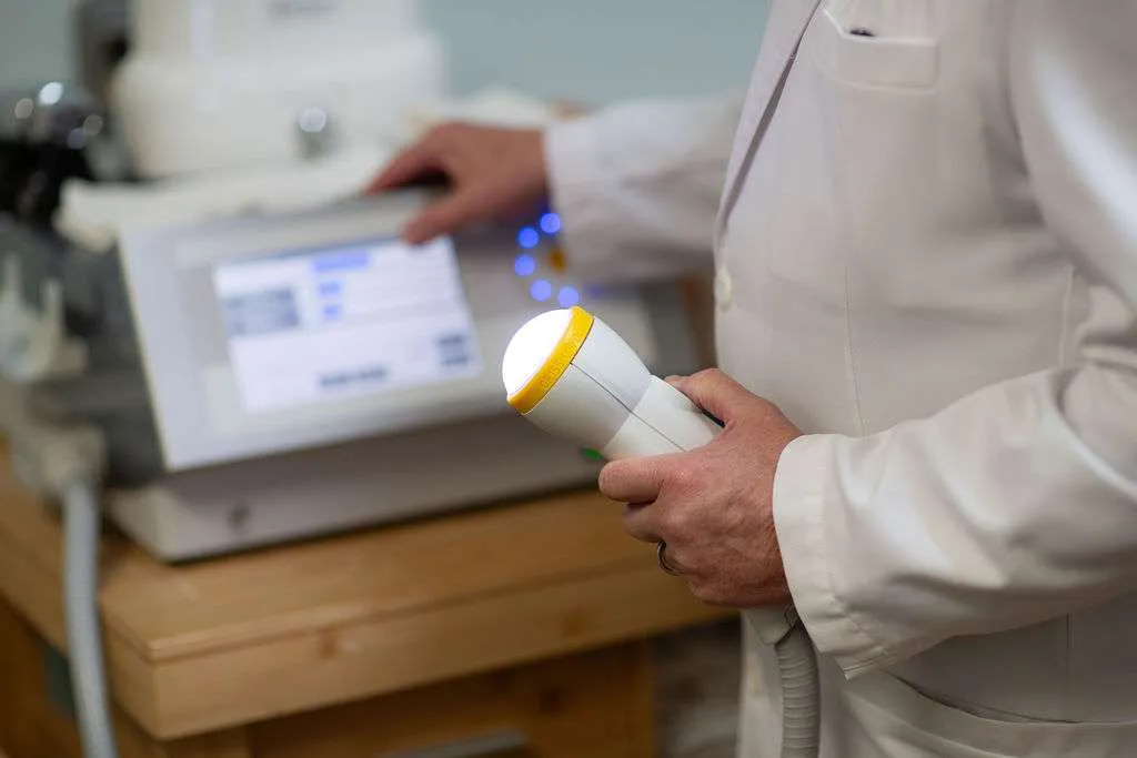 Transforming Knee Osteoarthritis Treatment with SoftWave Therapy at Harcourt Chiropractic in York, PA